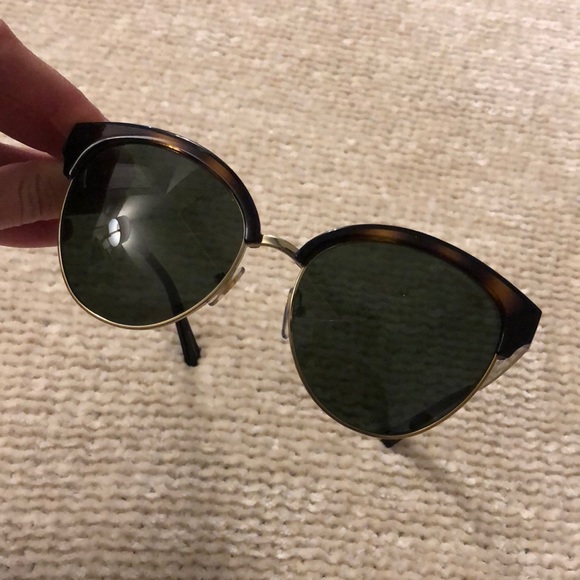 Barely worn authentic Michael Kors sunglasses - Picture 2 of 12